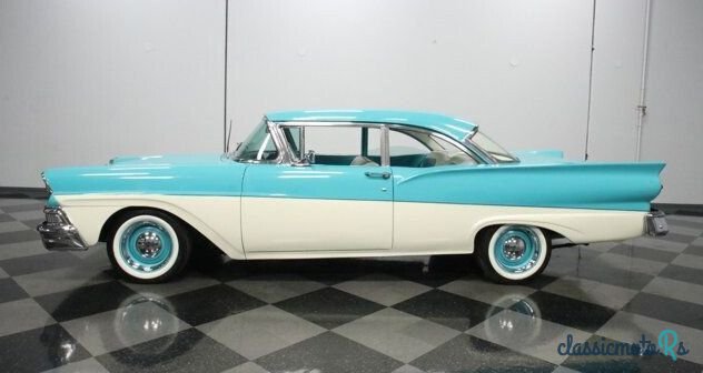 1958' Ford Fairlane photo #3