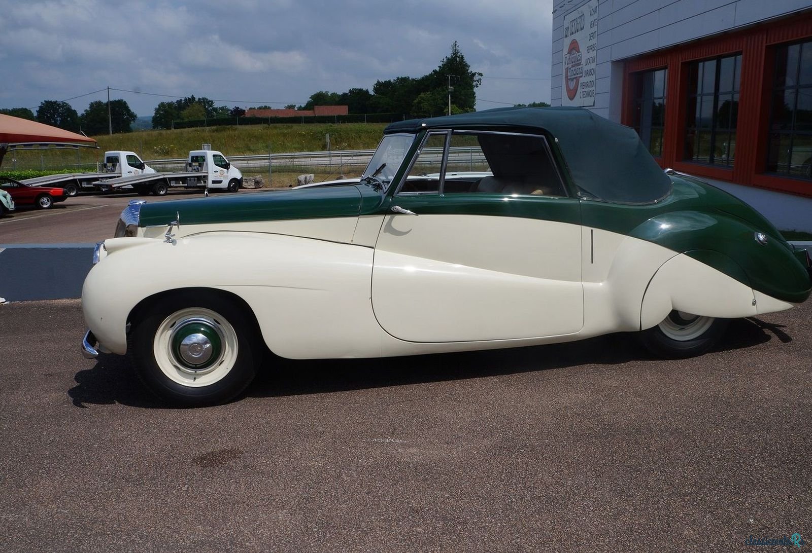 1952' Daimler DB18 photo #5