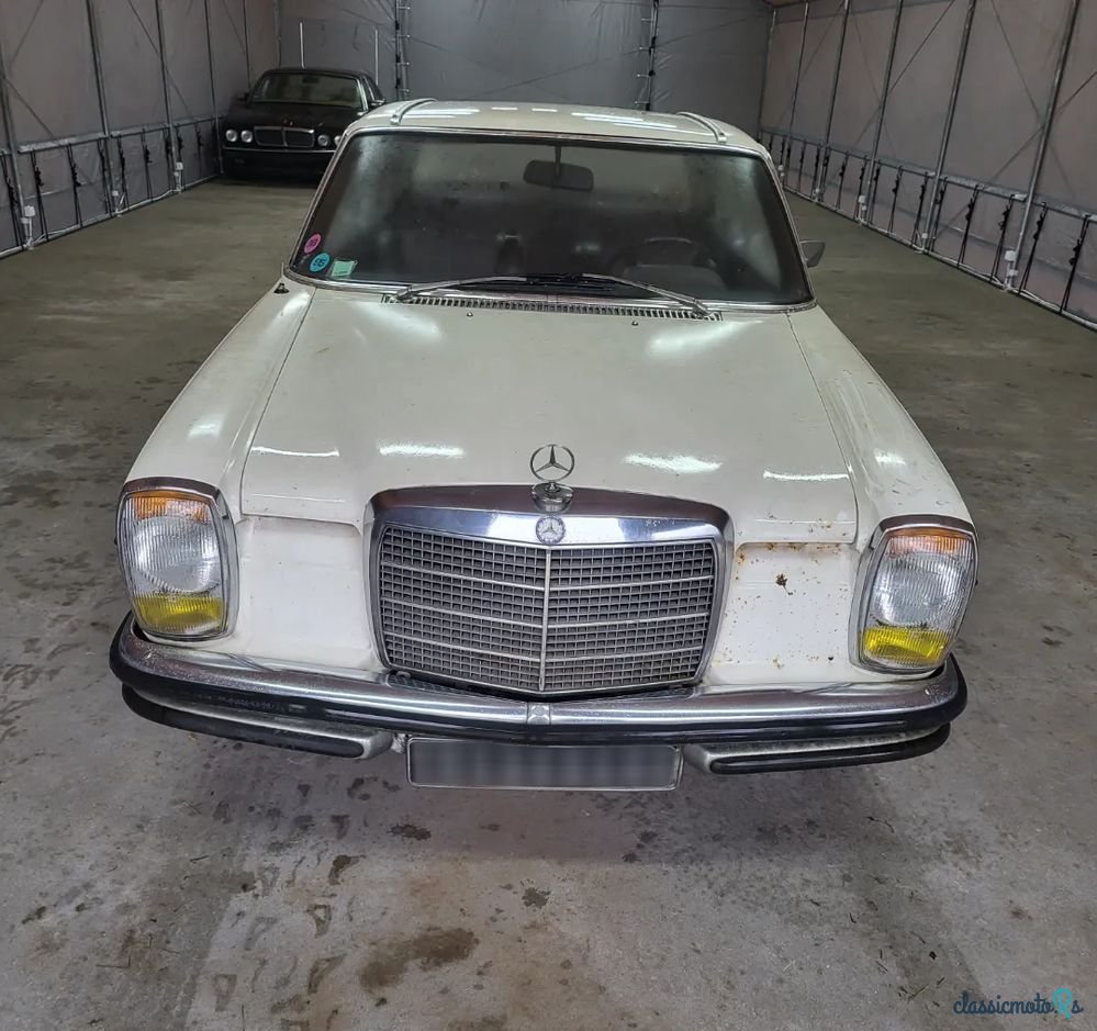 1973' Mercedes-Benz W114 photo #1