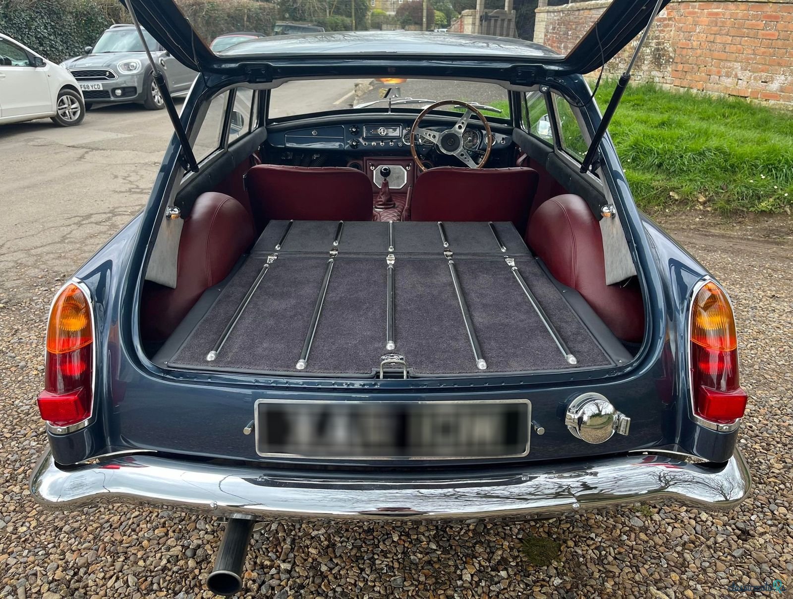 1974' MG Mgb Gt photo #5