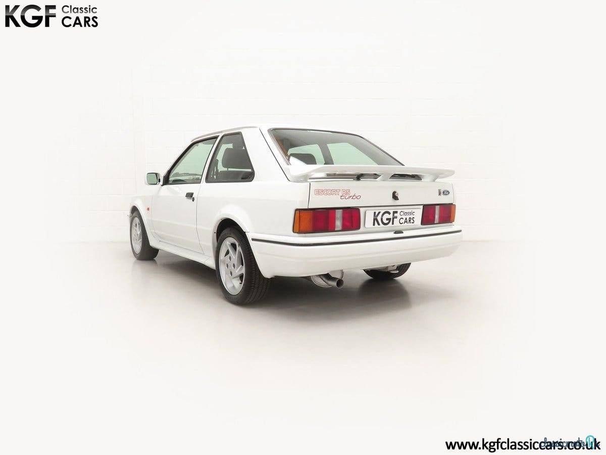 1990' Ford Escort photo #6