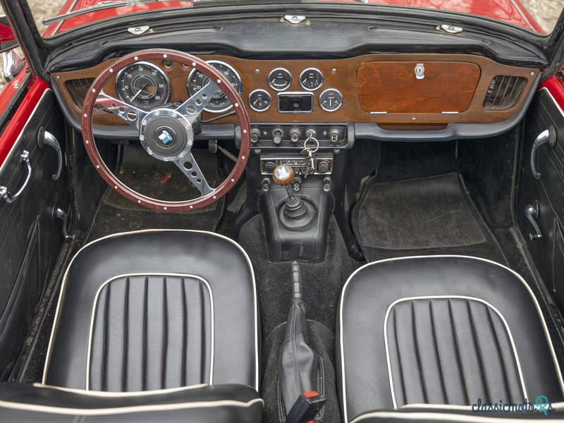 1967' Triumph TR4 photo #4