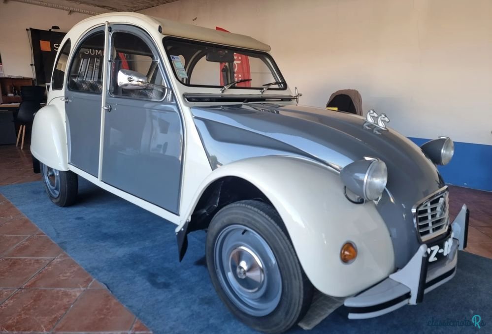 1969' Citroen 2CV photo #2
