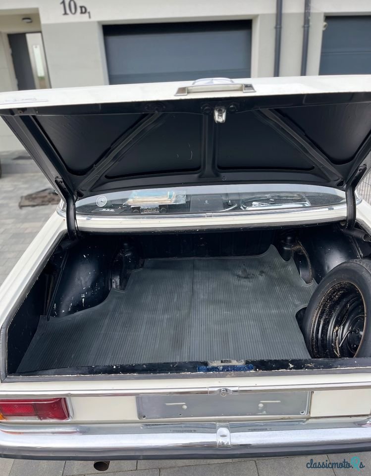 1969' Mercedes-Benz W114 230/8 photo #6