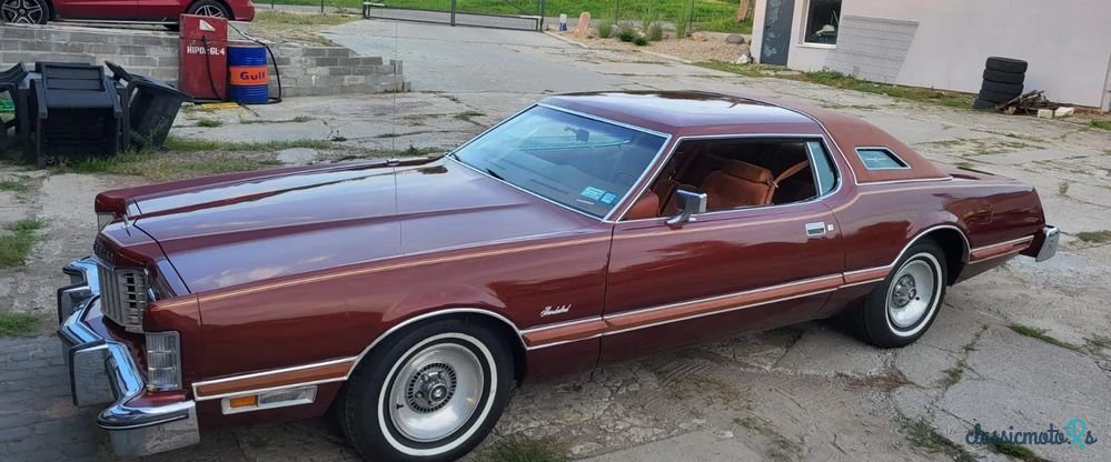1975' Ford Thunderbird photo #2