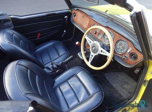 1975' Triumph TR6 photo #2