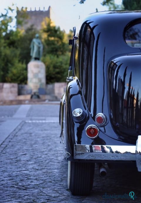 1939' Renault Viva Grand Sport photo #4