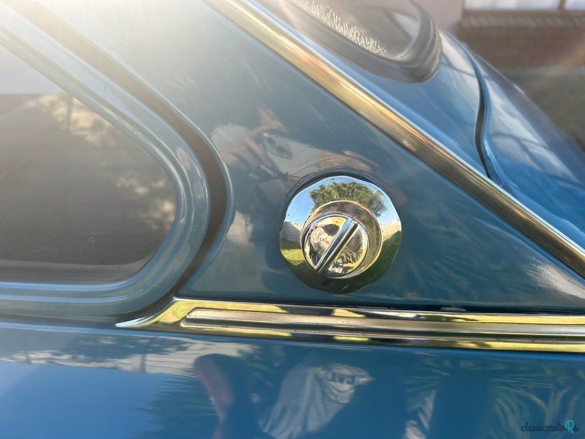 1971' Mitsubishi Colt photo #6