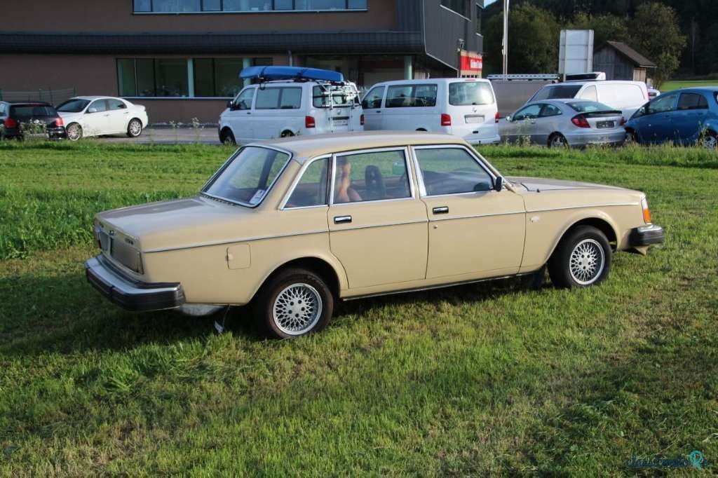 1977' Volvo Serie 200 photo #5