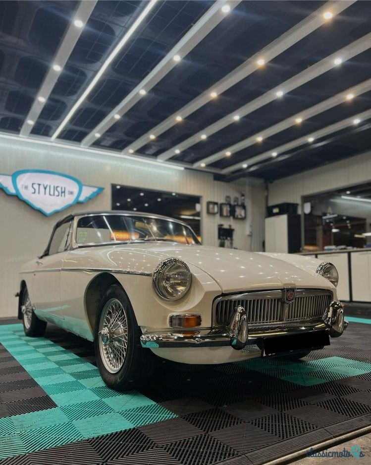 1965' MG MGB photo #1