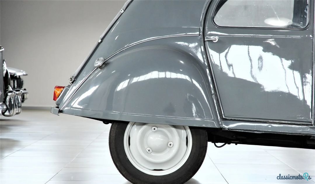1956' Citroen 2CV photo #5