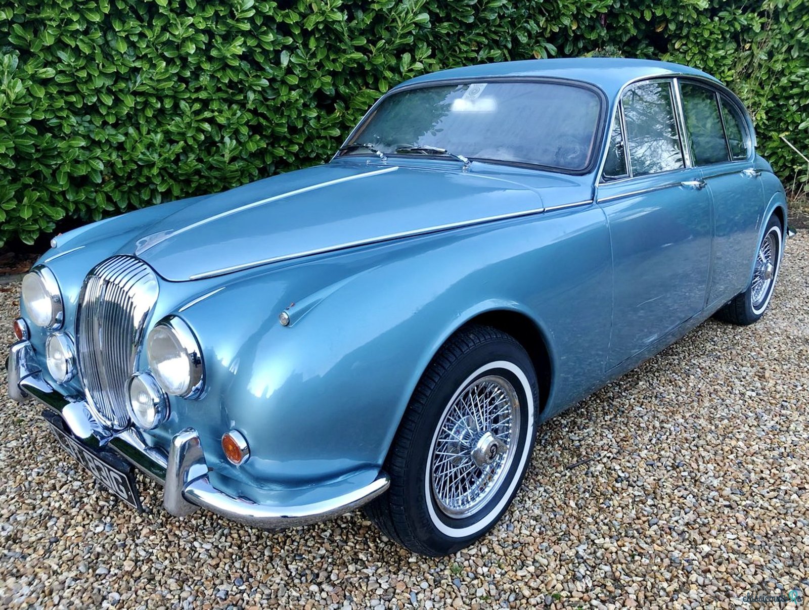 1969' Daimler 250 V8 photo #1