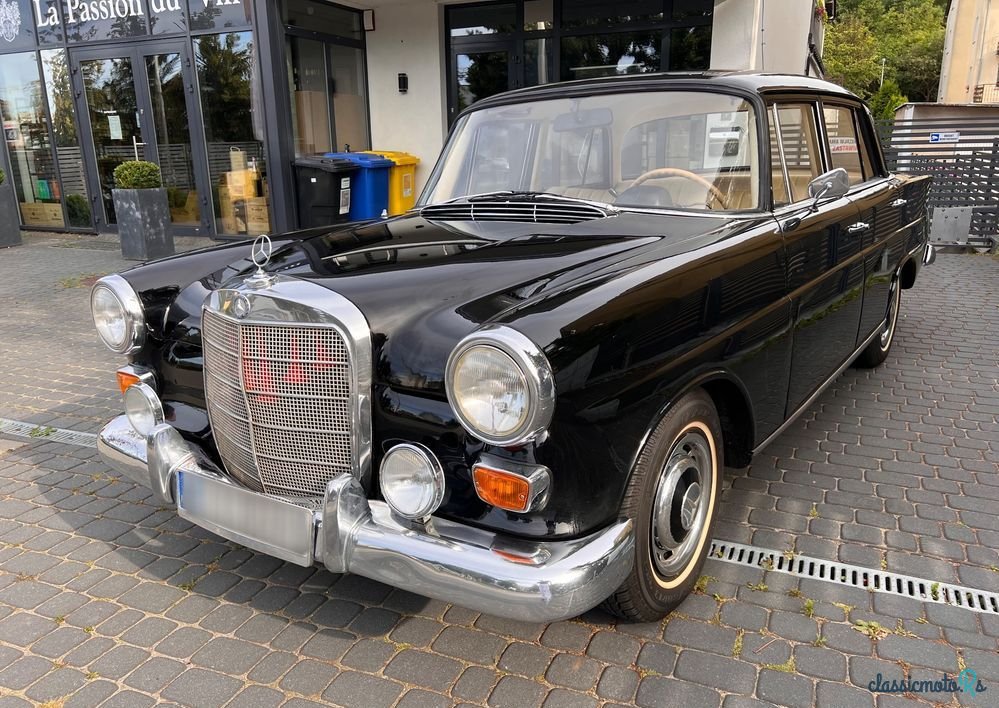 1966' Mercedes-Benz W110 photo #4