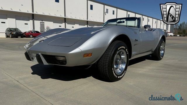 1975' Chevrolet Corvette photo #2