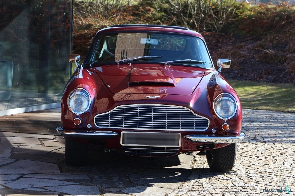 1966' Aston Martin DB6 photo #2