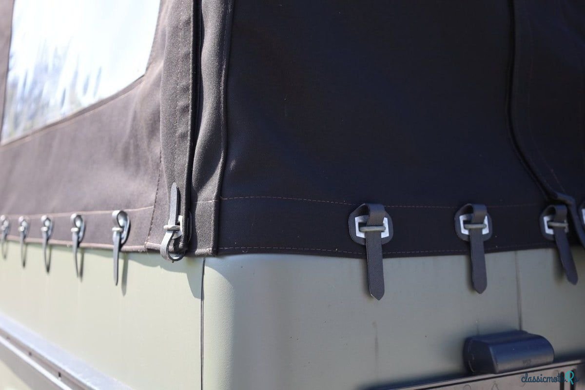 1985' Mercedes-Benz 240G photo #3