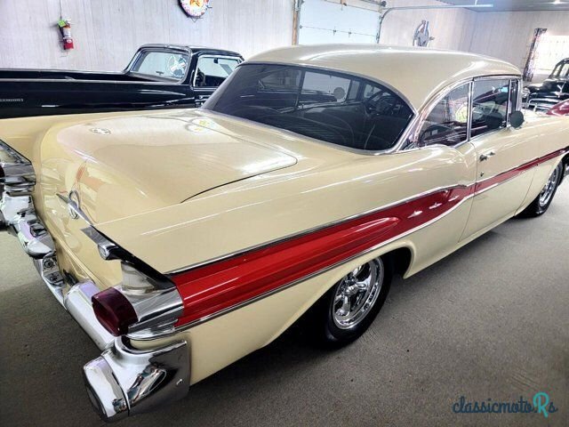 1957' Pontiac Chieftain photo #3