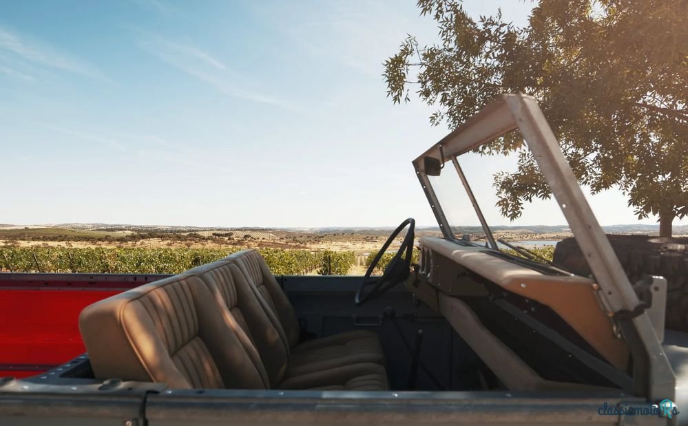 1973' Land Rover Serie III photo #2