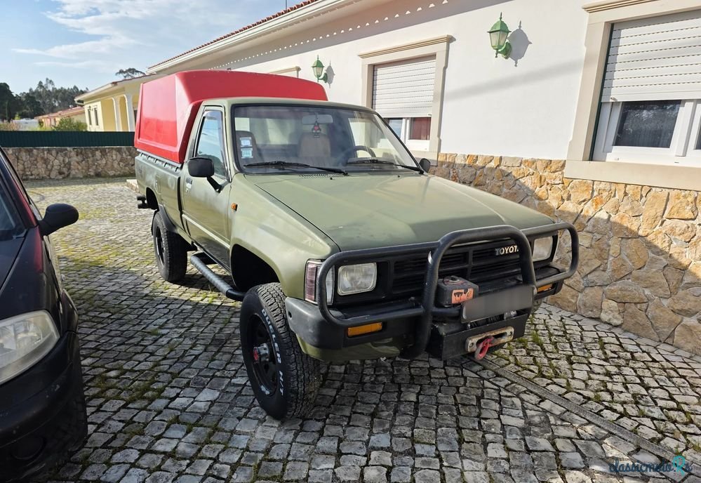 1989' Toyota Hilux photo #1