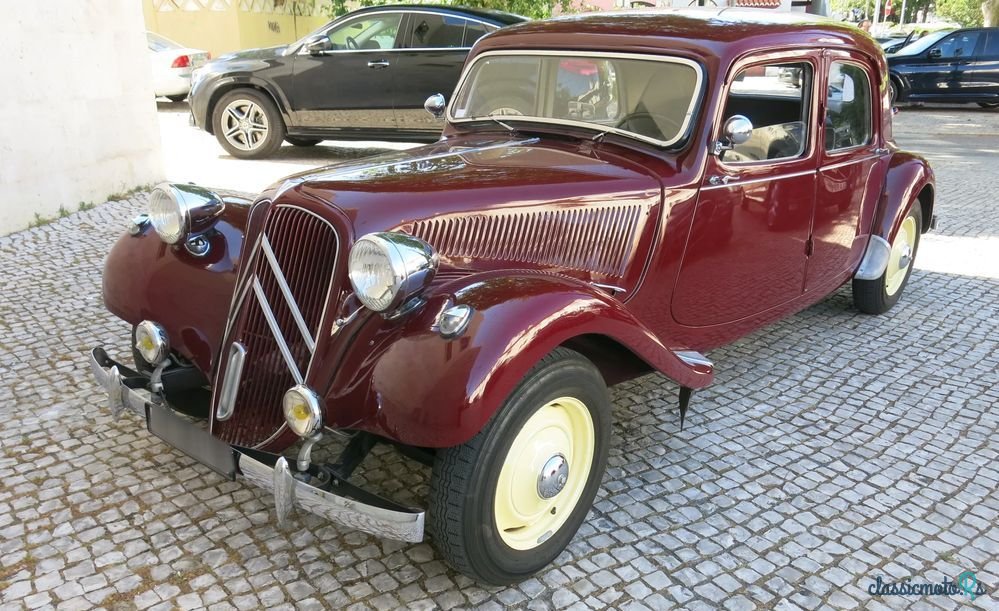 1952' Citroen Traction Avant photo #1