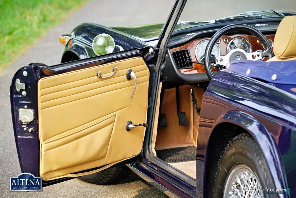 1966' Triumph TR4 photo #5