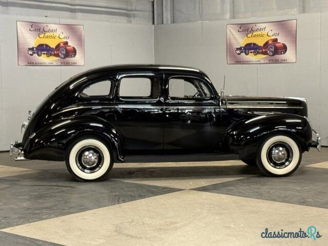 1940' Ford Deluxe photo #5
