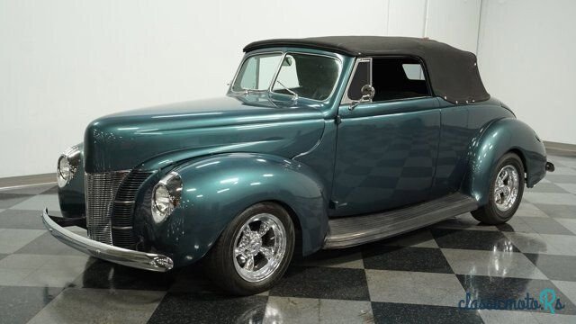 1940' Ford Deluxe photo #5