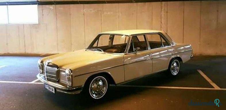 1969' Mercedes-Benz 220 D photo #1