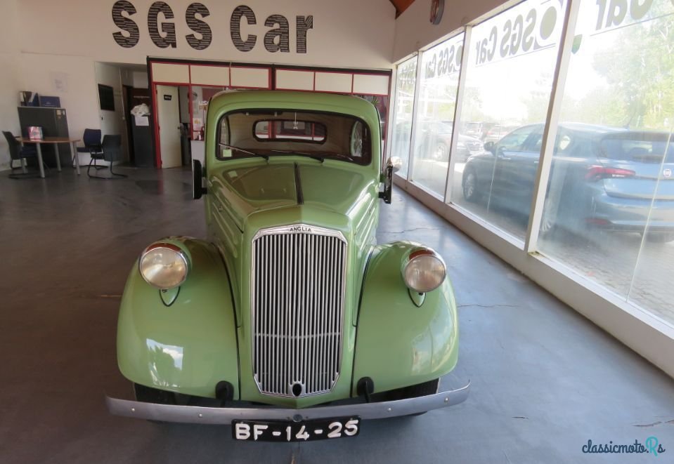 1948' Ford Anglia photo #2