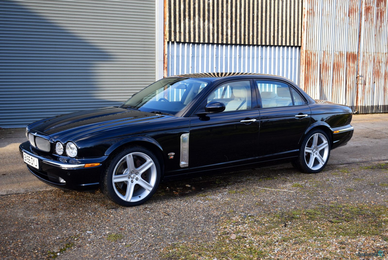 2006' Jaguar XJR photo #3