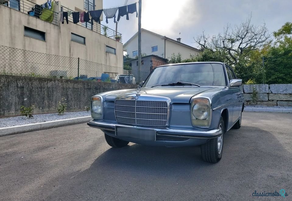1974' Mercedes-Benz 200 photo #1