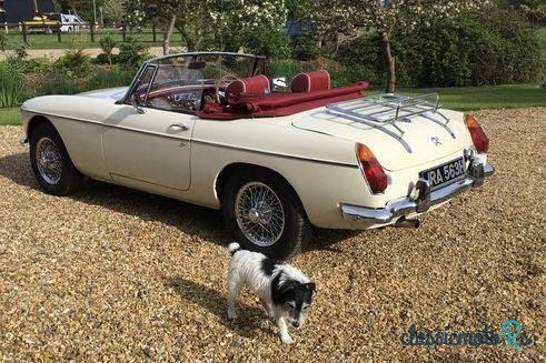 1970' MG MGB Roadster photo #2