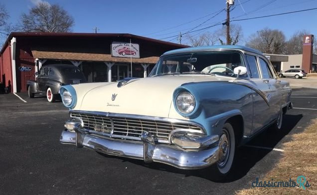 1956' Ford Fairlane photo #2