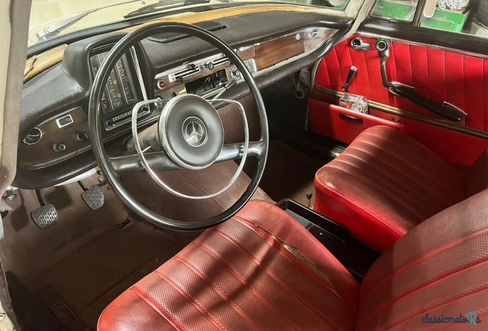 1963' Mercedes-Benz 220S W111 photo #6