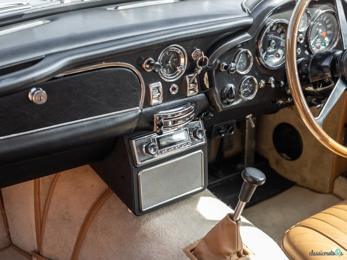 1971' Aston Martin DB6 photo #5