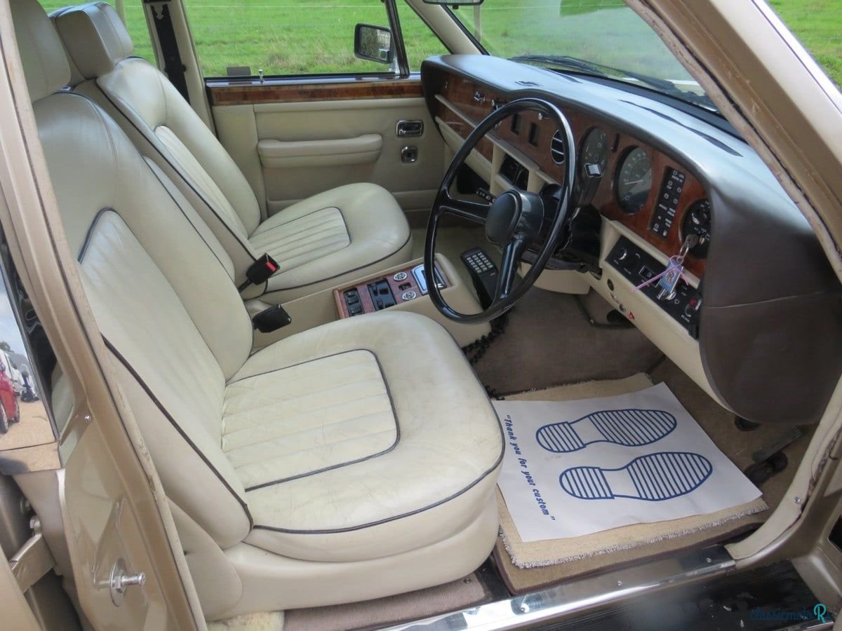 1988' Rolls-Royce Silver Spirit photo #5