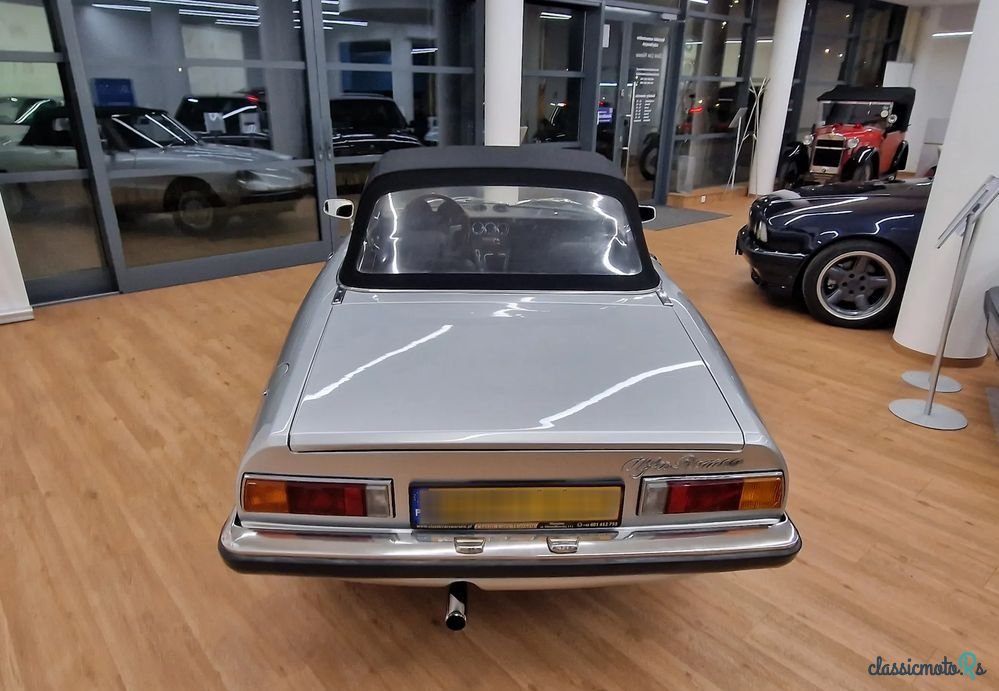 1975' Alfa Romeo Spider 2.0 photo #6