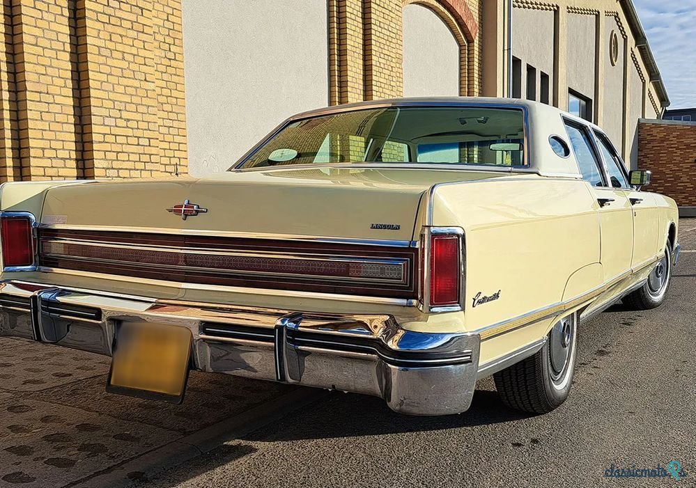 1975' Lincoln Town Car photo #4