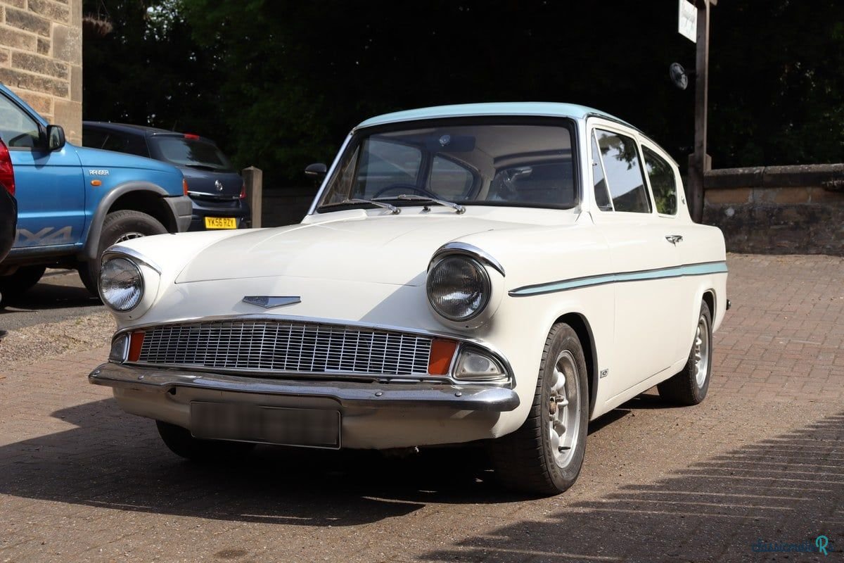 1967' Ford Anglia photo #2