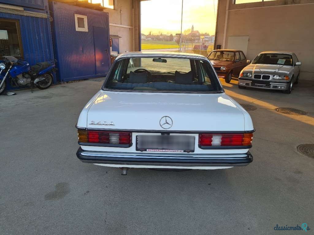 1977' Mercedes-Benz 240 W123 photo #6