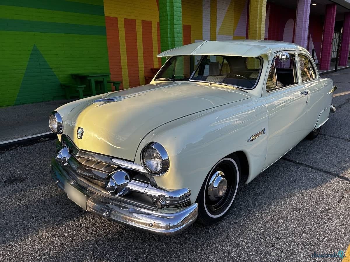 1951' Ford De Luxe photo #1