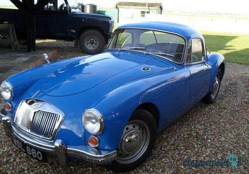 1959' MG MGA Coupe photo #1
