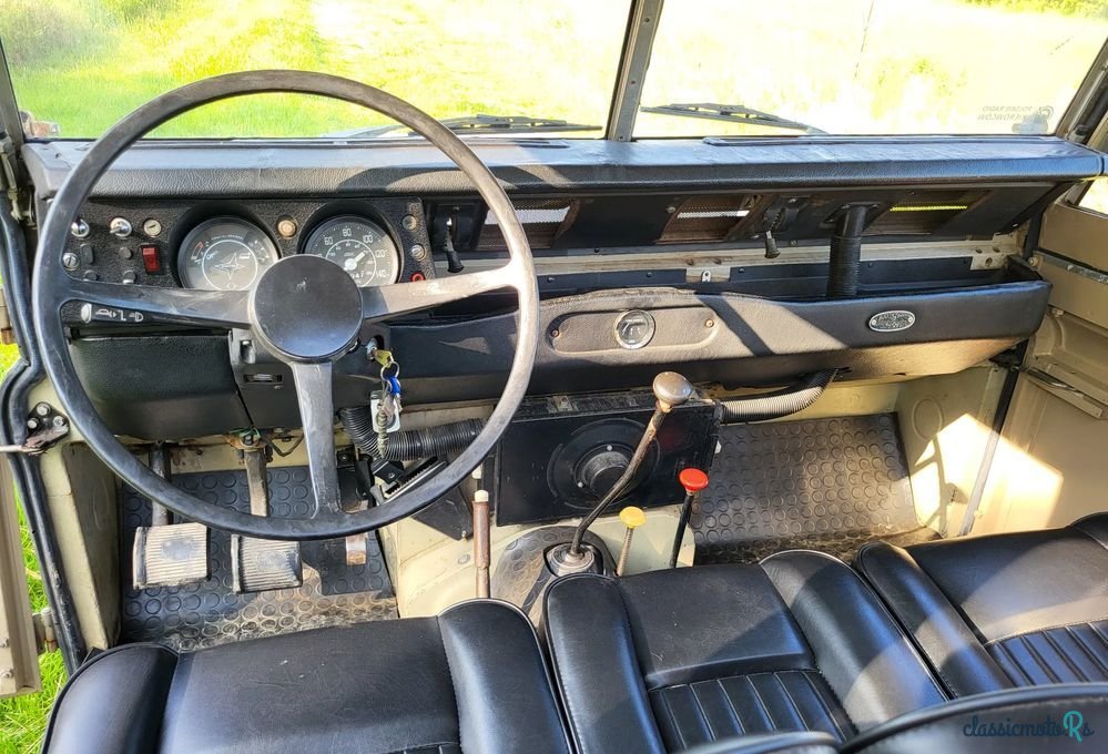 1980' Land Rover Santana 109 photo #4