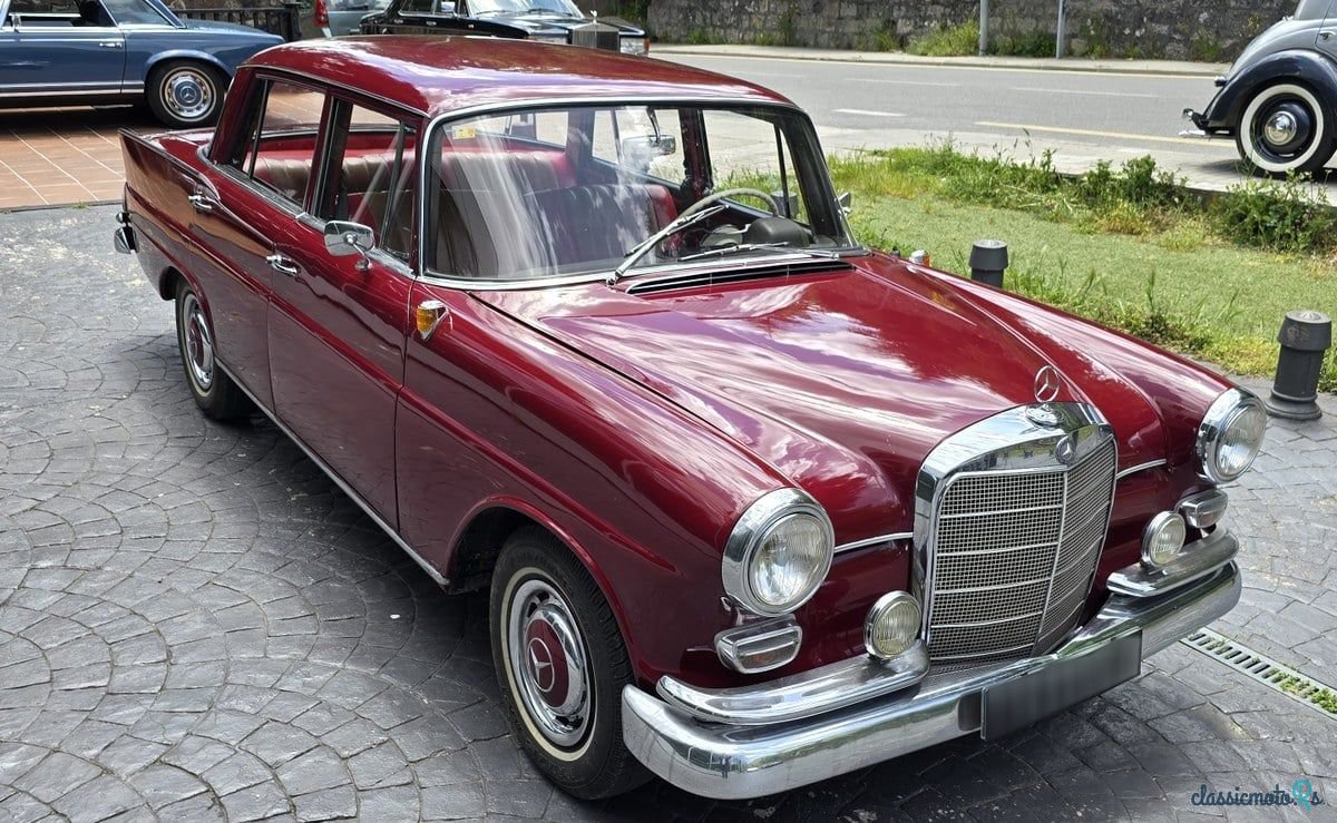 1968' Mercedes-Benz 200 photo #5