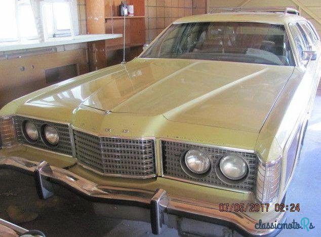 1974' Ford Ltd Country Squire photo #2