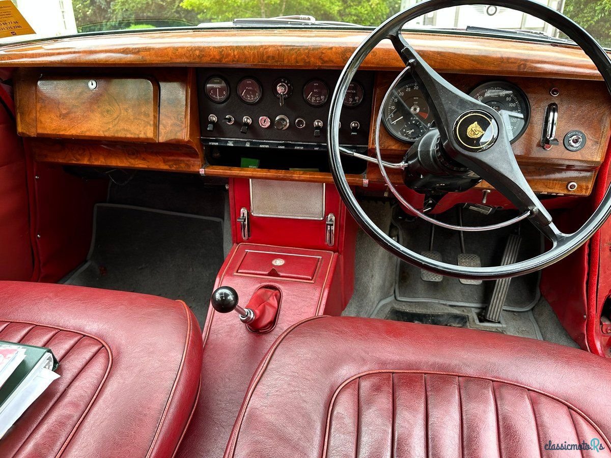 1967' Jaguar Mark II photo #3