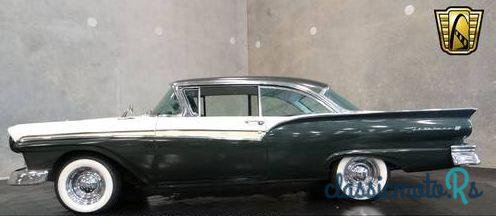 1957' Ford Fairlane photo #4