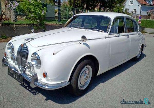 1968' Jaguar photo #2