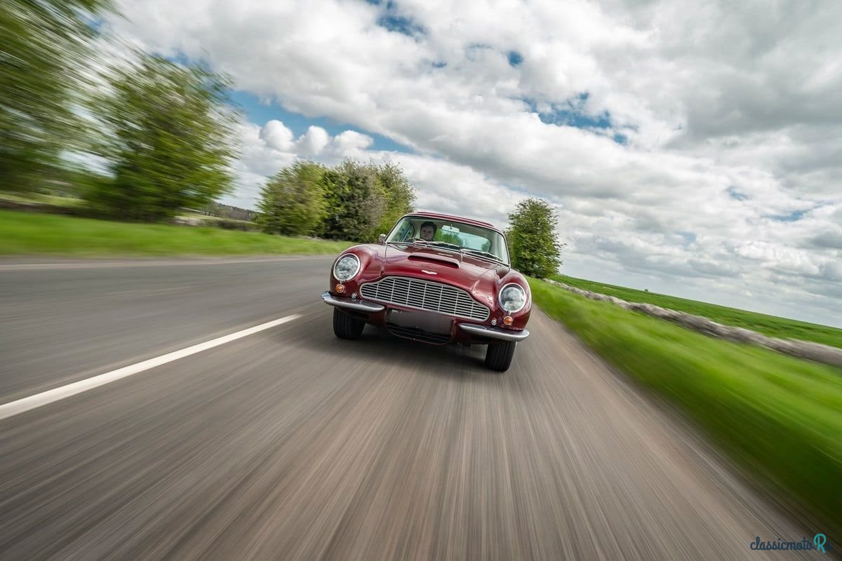 1967' Aston Martin DB6 photo #4