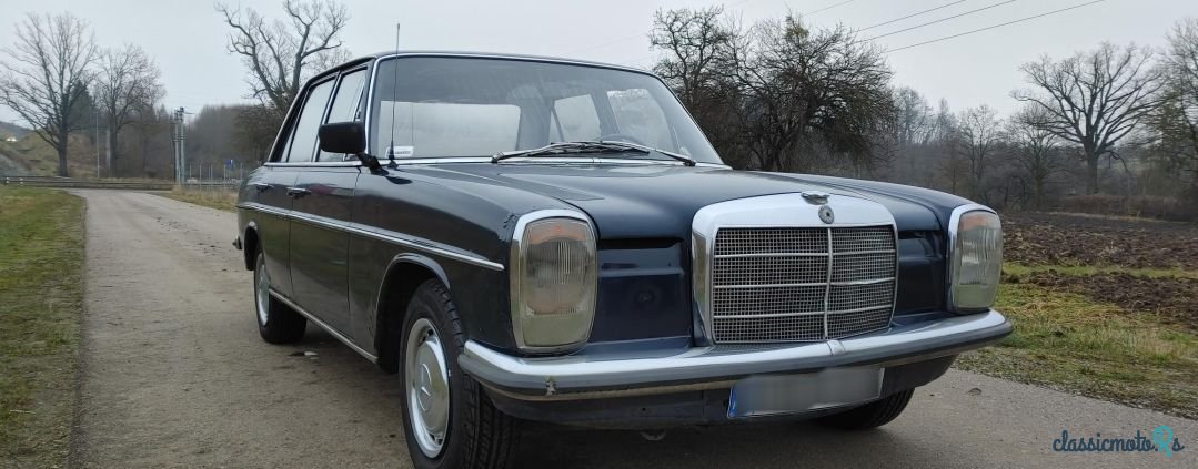 1970' Mercedes-Benz 200 W115 photo #1